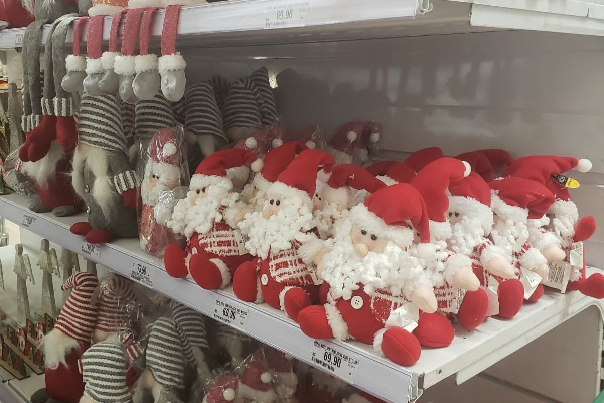 Decoração: Ferreira Costa monta showroom de Natal!