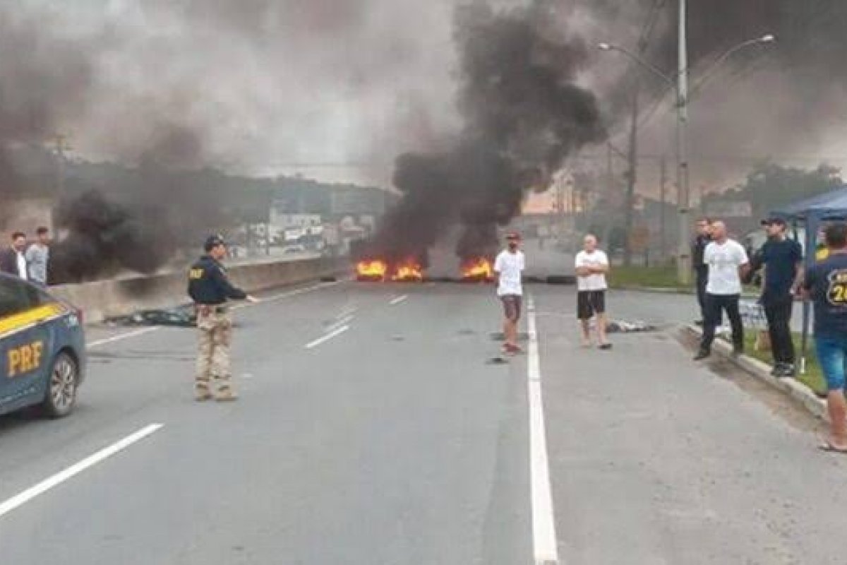 STF forma maioria para PRF liberar rodovias bloqueadas