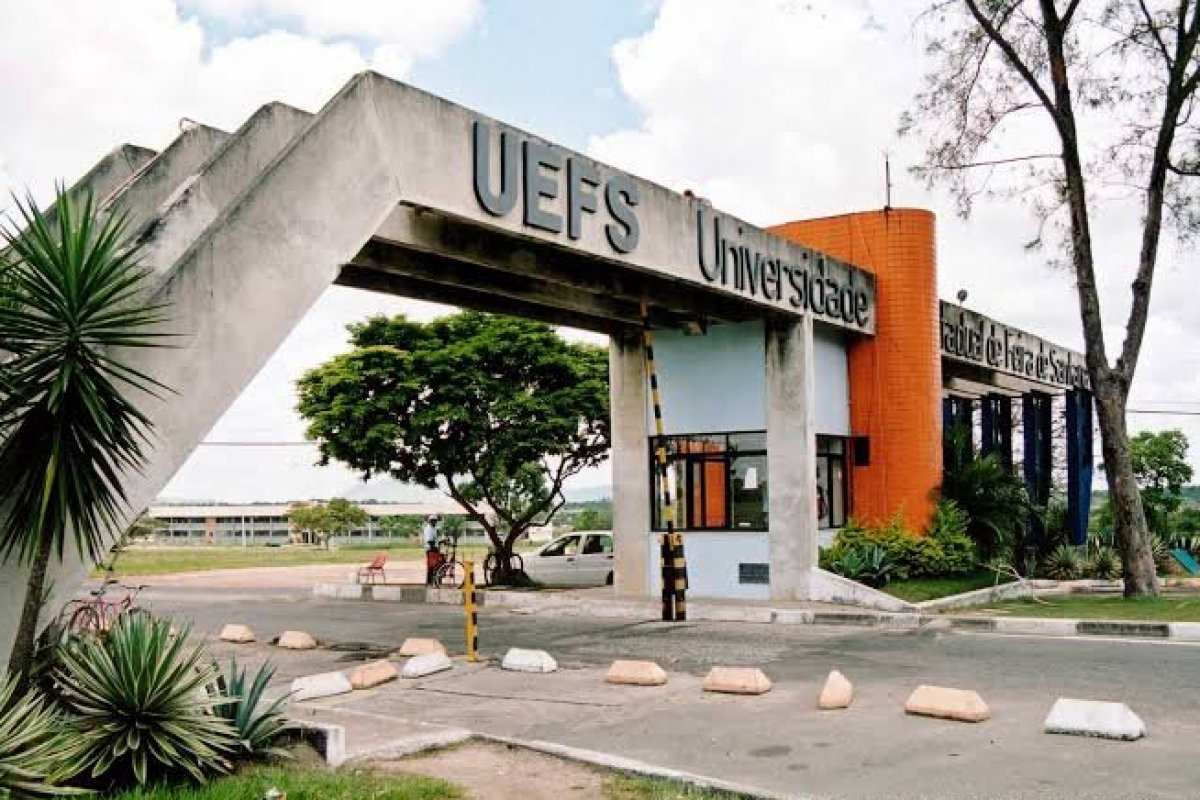 Uefs abre processo seletivo para contratação de servidores por tempo determinado