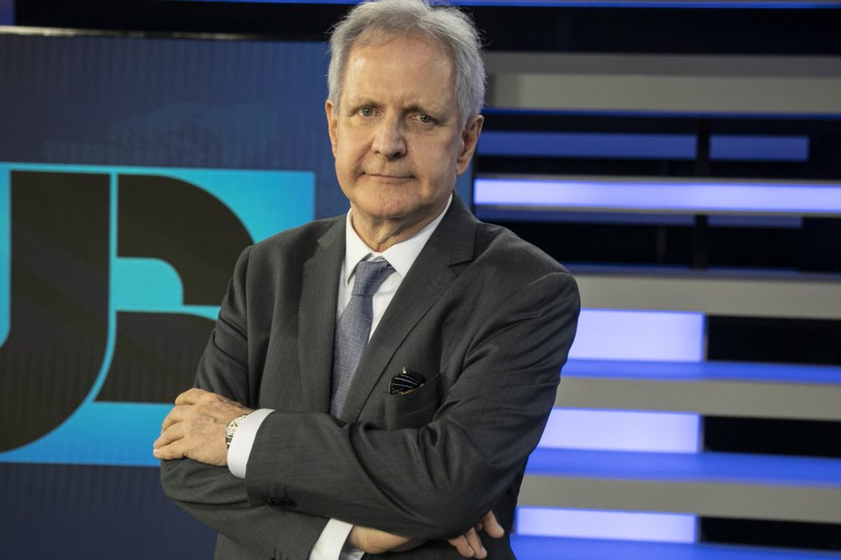 "Há 10 meses não se registra roubalheira no governo", diz Augusto Nunes