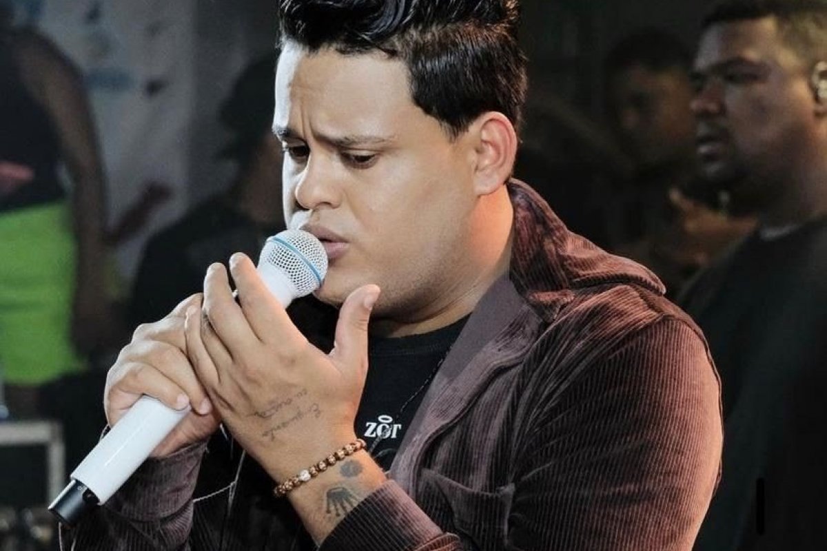 Em alta! Thiago Aquino vai gravar DVD no Farol da Barra com Ivete Sangalo e convidados! 