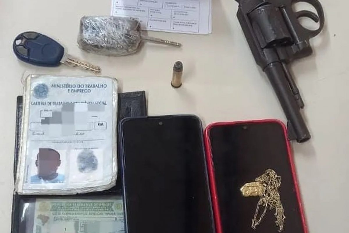 Suspeitos de roubo de veículos são presos em Lauro de Freitas