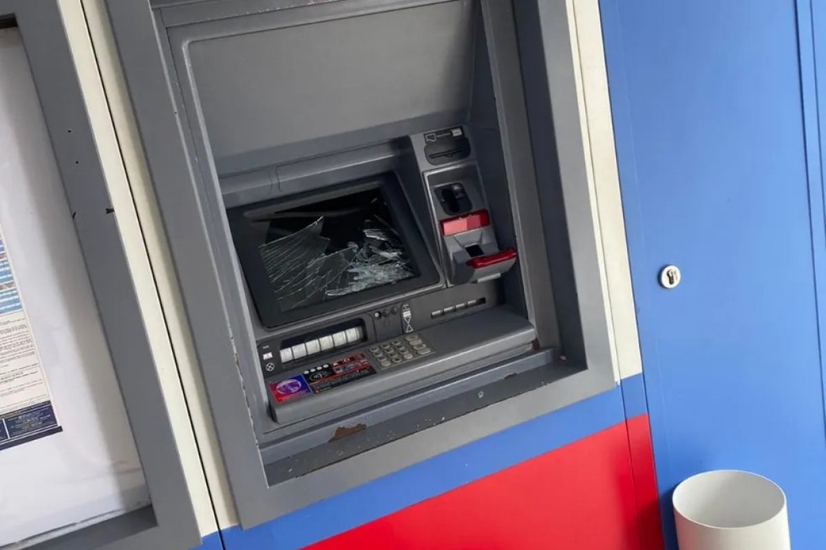 Mulher destrói 15 caixas eletrônicos após não conseguir sacar dinheiro na Bahia