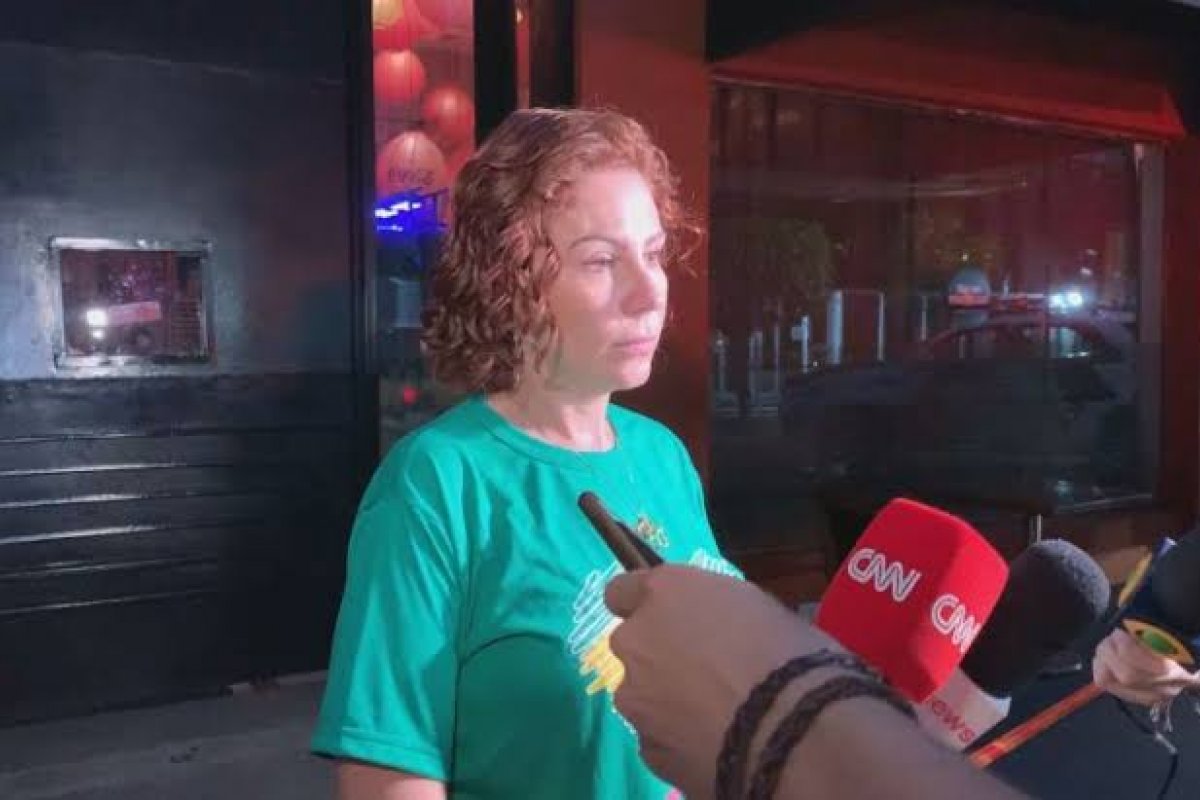 Após ter perfis suspensos nas redes sociais, Carla Zambelli cria novos