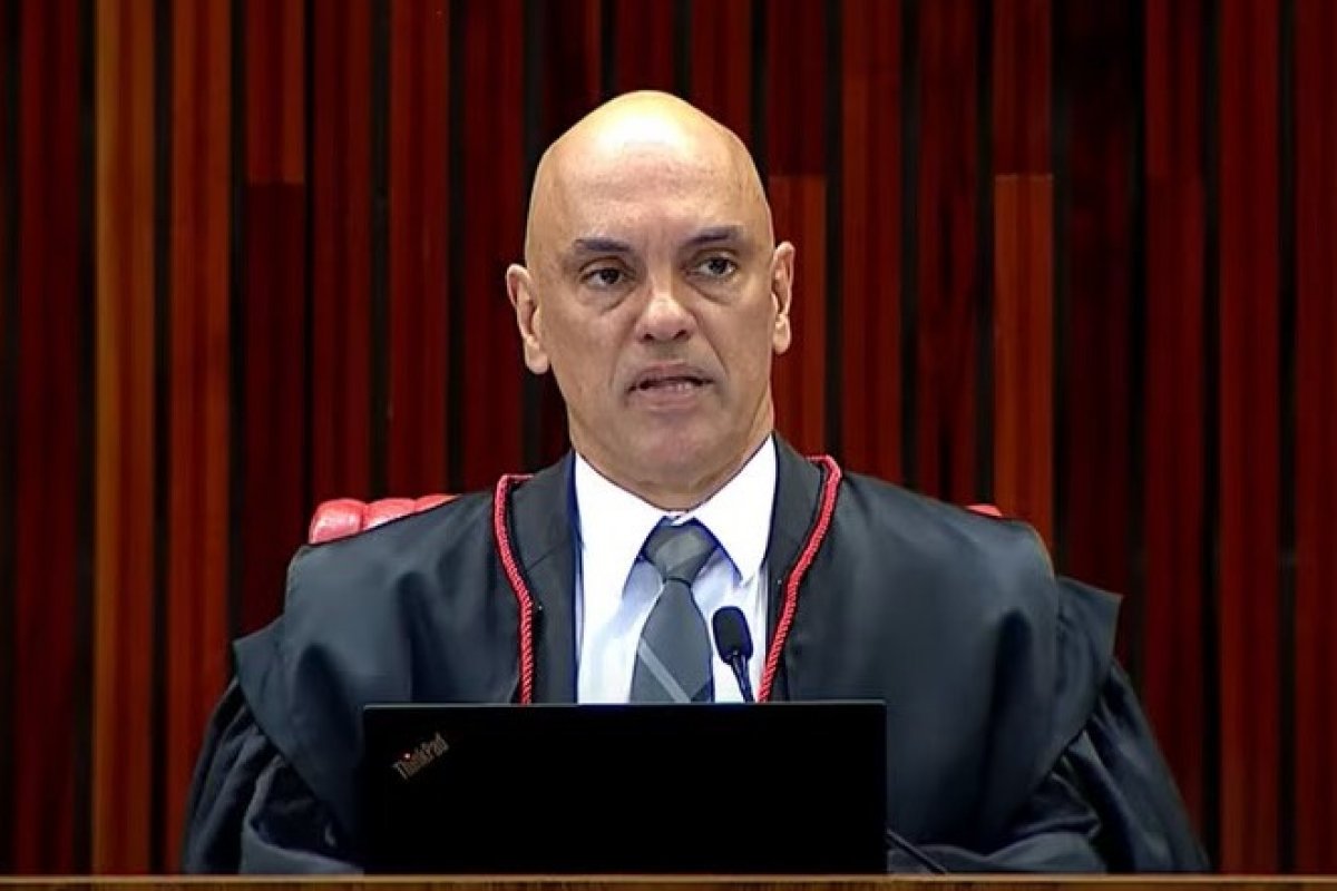 Presidente do TSE critica protestos pelo Brasil: "criminosos"