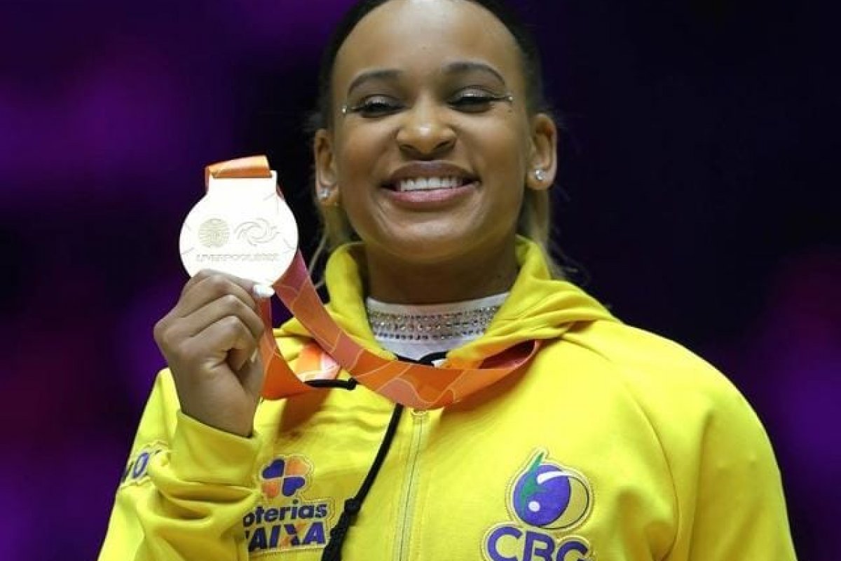 Rebeca Andrade ganha medalha de ouro no individual geral no Mundial de Ginástica
