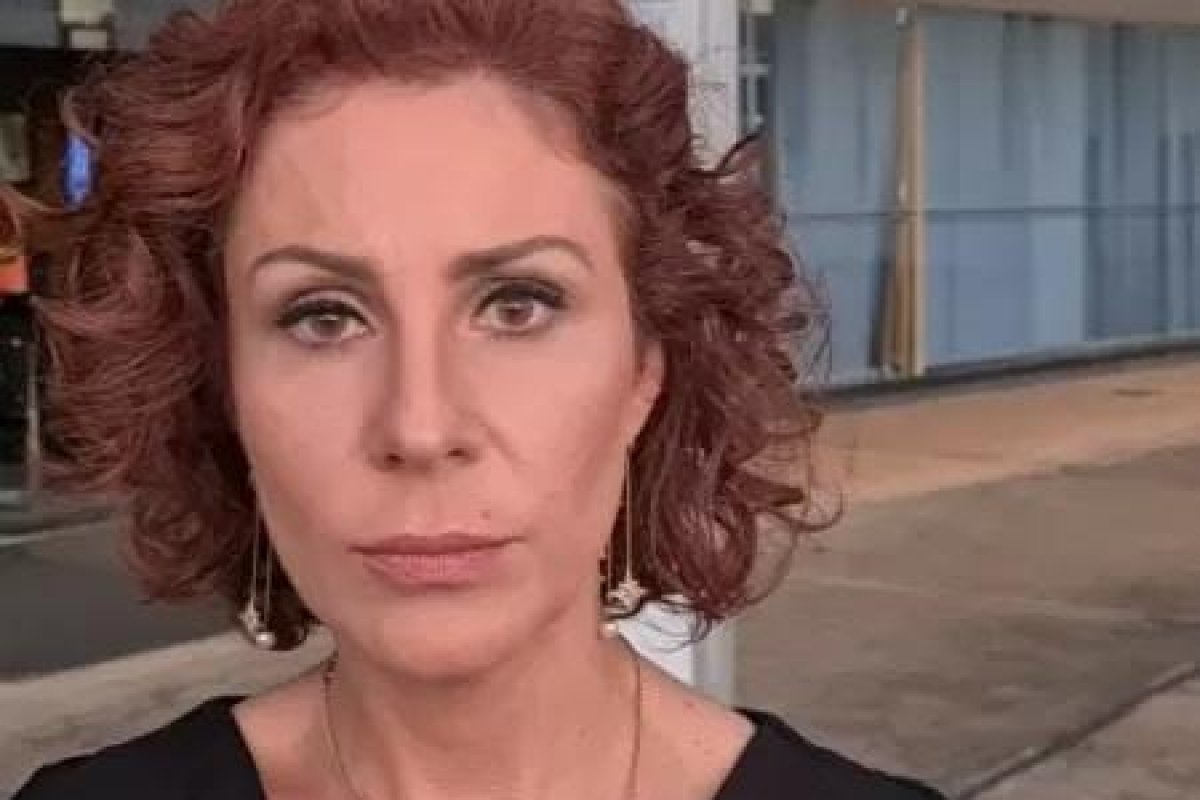 Carla Zambelli confirma viagem aos Estados Unidos