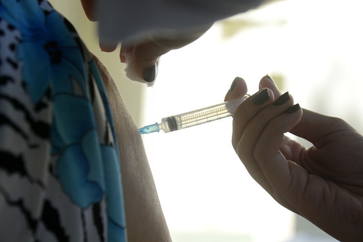Pesquisa indica espaço para avançar na adesão de adultos à vacinação