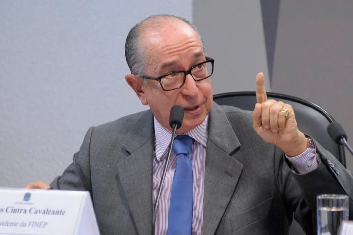 Moraes determina que PF ouça Marcos Cintra em 48 horas