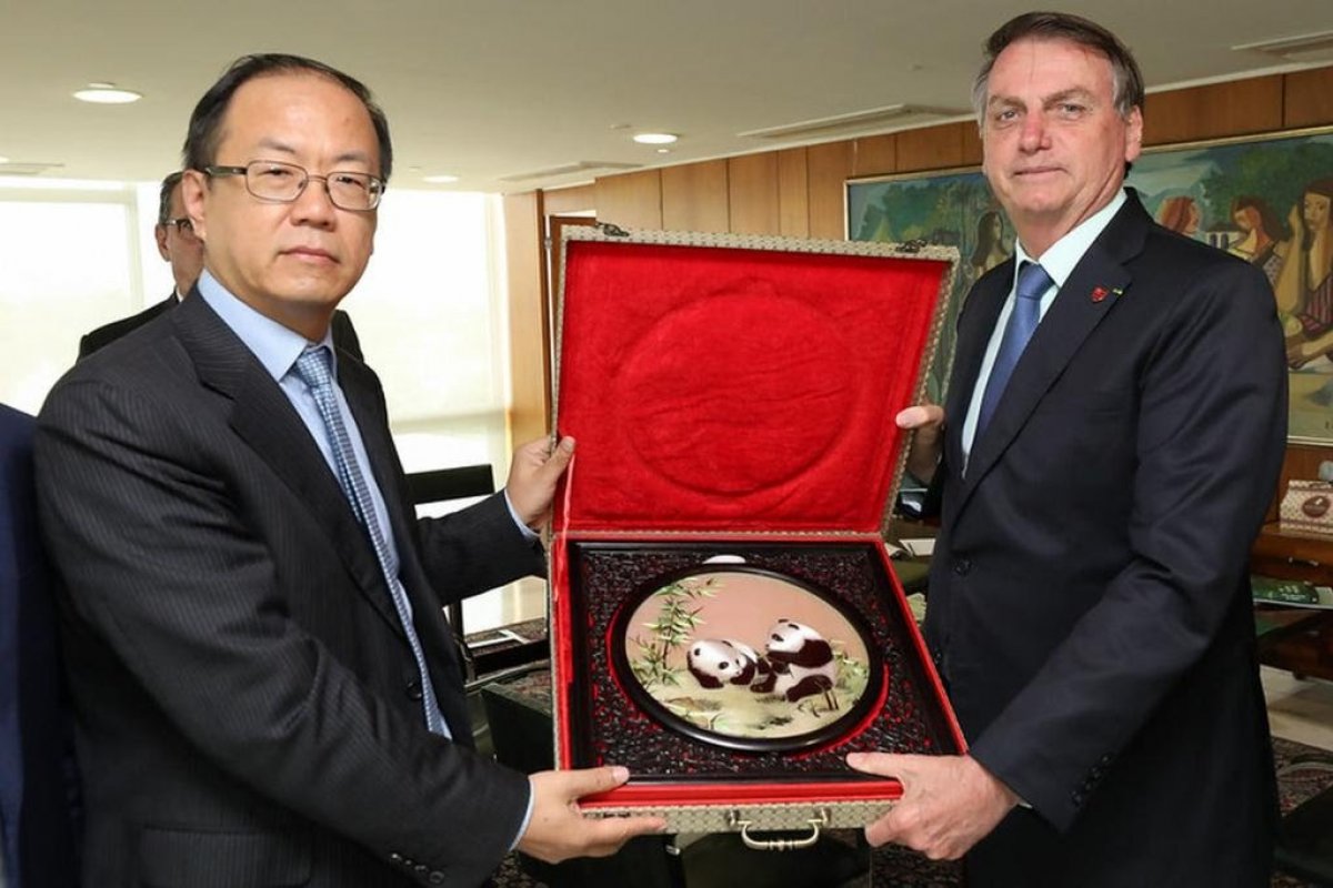 Encontro entre Bolsonaro e Huawei pode trazer 5g para o Brasil