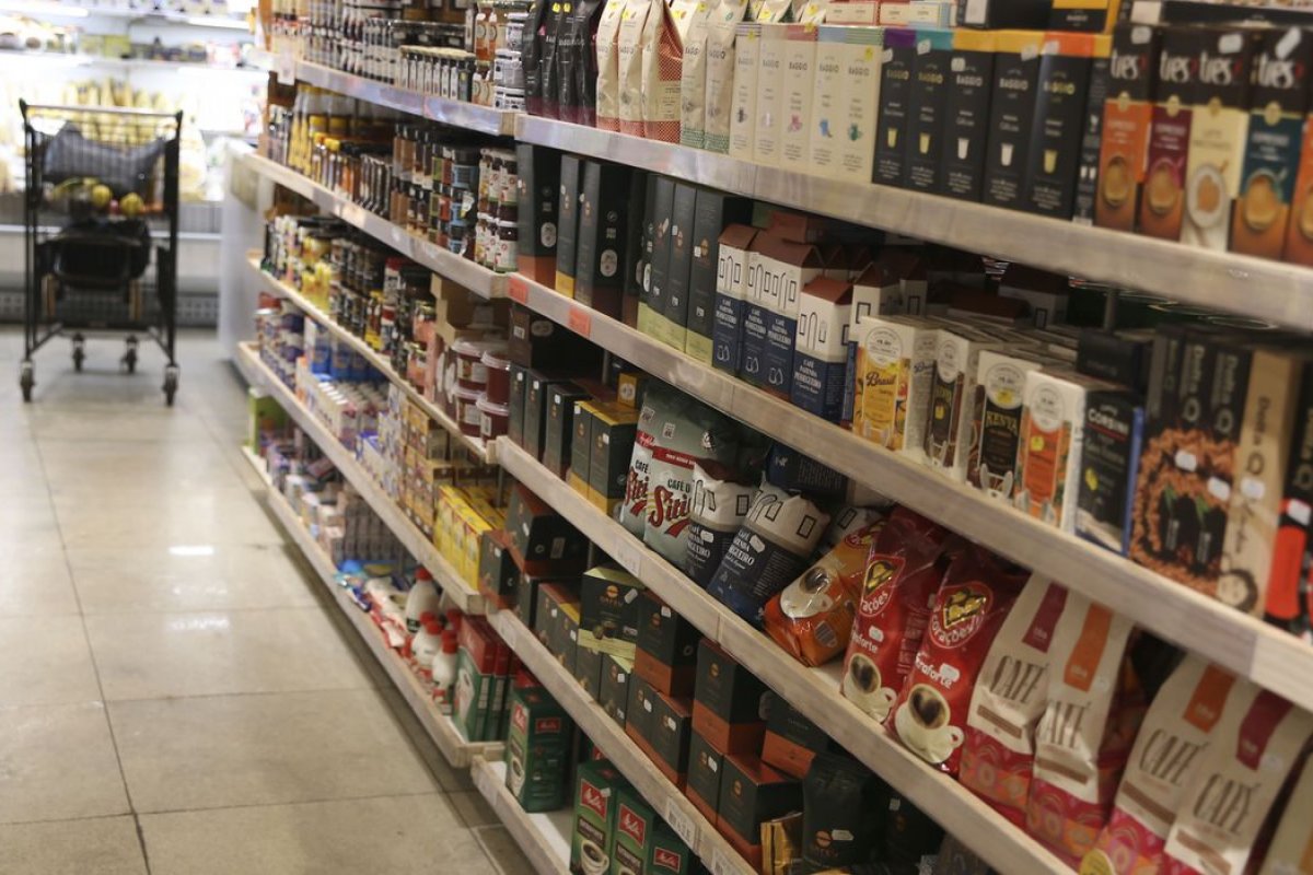 Cesta básica de Salvador apresenta variação positiva de 0,41% em relação a setembro