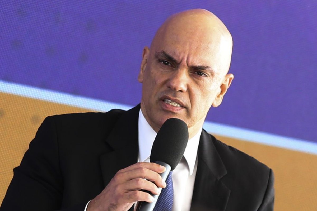 Polícias devem informar em até 48 horas se identificaram líderes dos bloqueios nas rodovias, determina Moraes