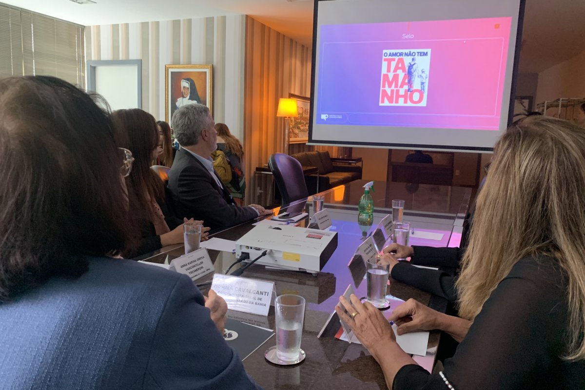 Bahia: MP lança campanha de incentivo para adoção de crianças com mais de seis anos de idade