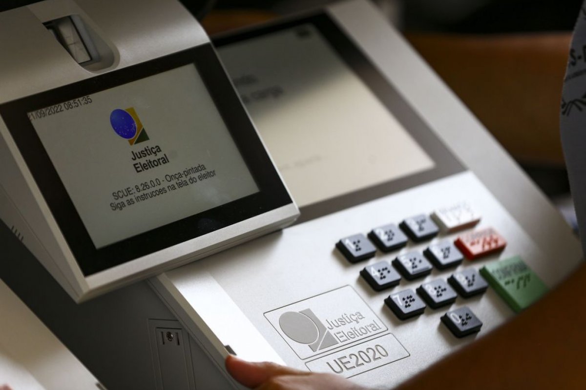 Ministério da Defesa informa que relatório das Forças Armadas sobre as urnas será entregue no dia 09