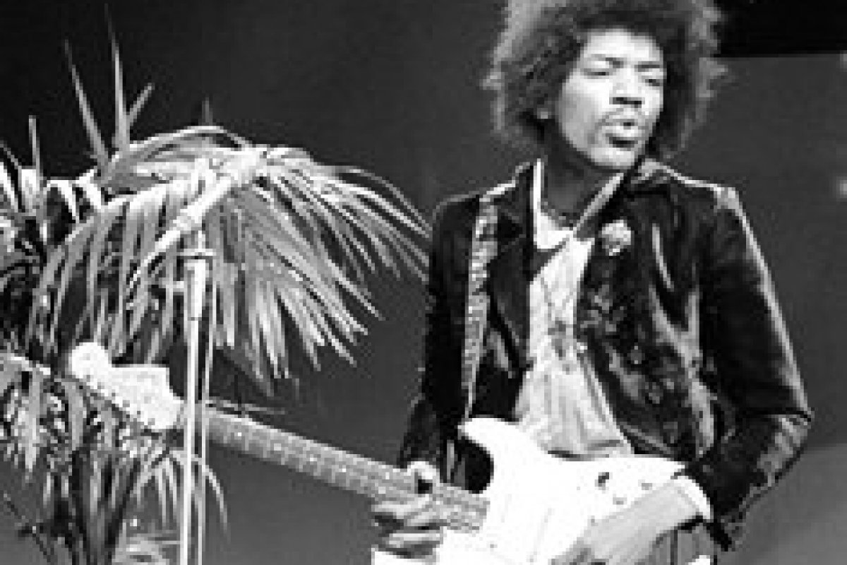 Montblanc homenageia Jimi Hendrix com edição limitada de escrita!