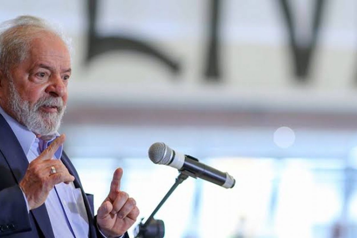 Lula abre enquete nas redes sociais sobre o retorno do Horário de Verão