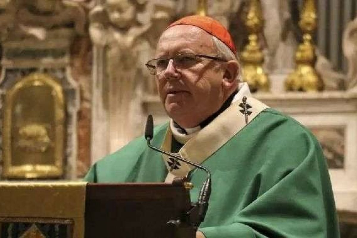 Cardeal francês confessa comportamento “condenável” contra uma menina de 14 anos quando era padre