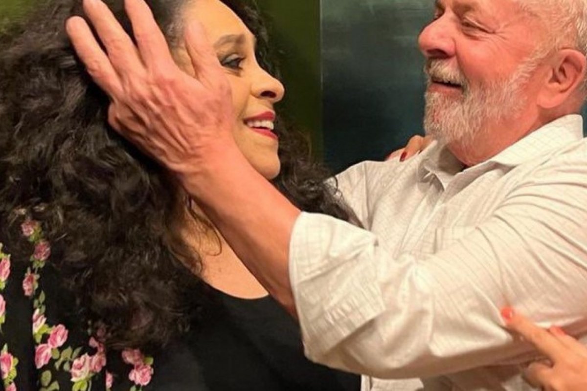 "País perde uma de suas grandes vozes", diz Lula sobre morte de Gal Costa