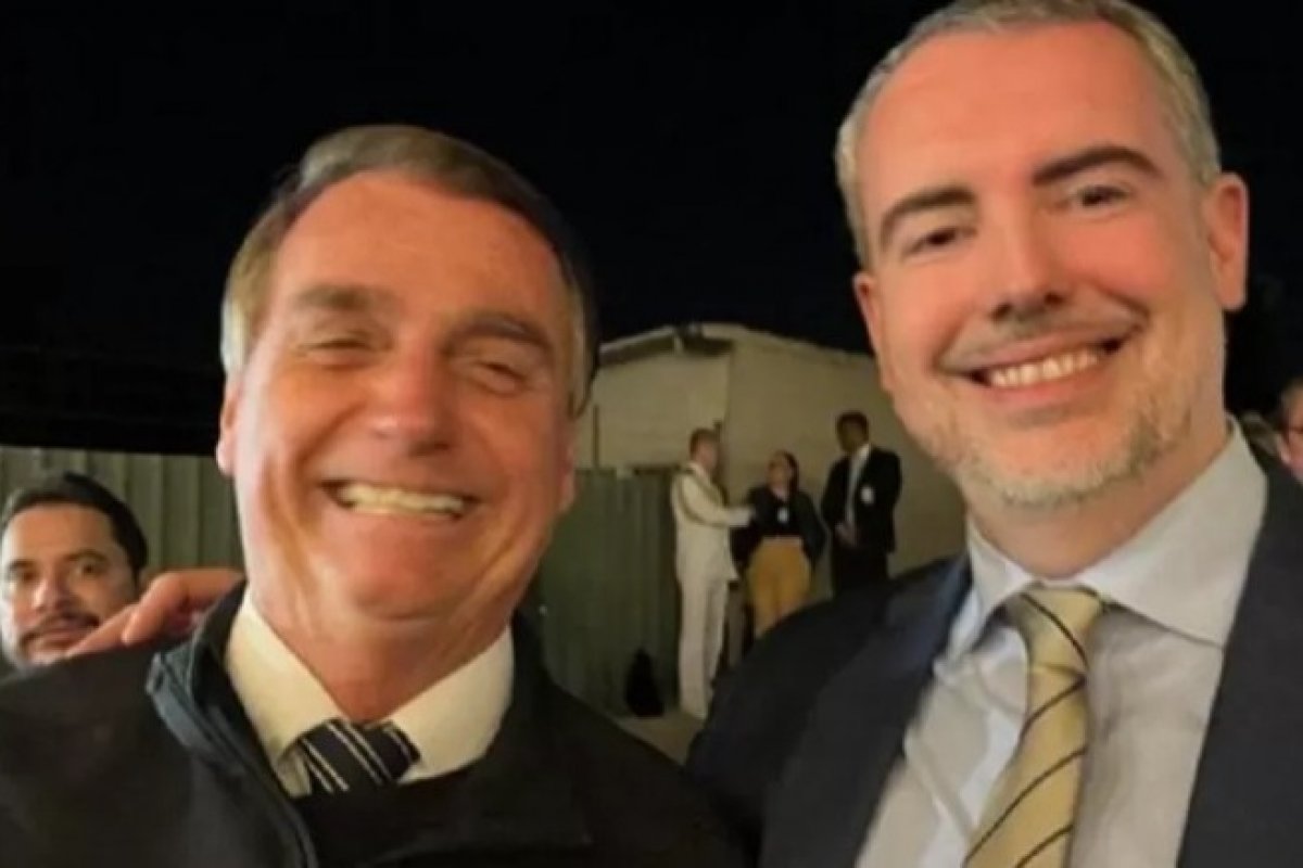 Bolsonaro nomeia André Ramos Tavares como novo ministro do TSE