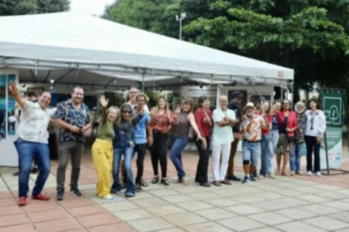 Vídeo: Feira Arte na Praça promove oficinas e palestras em Itaigara