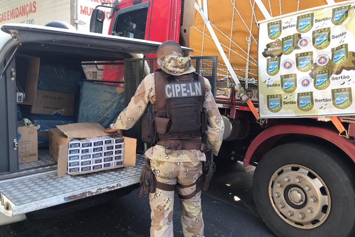 Duas toneladas de cigarro são apreendidas no centro norte da Bahia