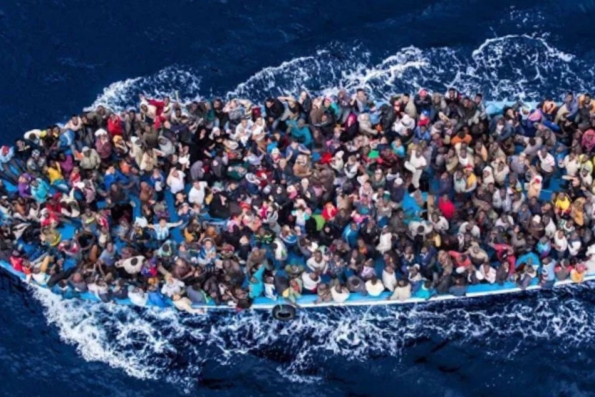 Após Itália recusar auxílio, França recebe navio com 230 refugiados 