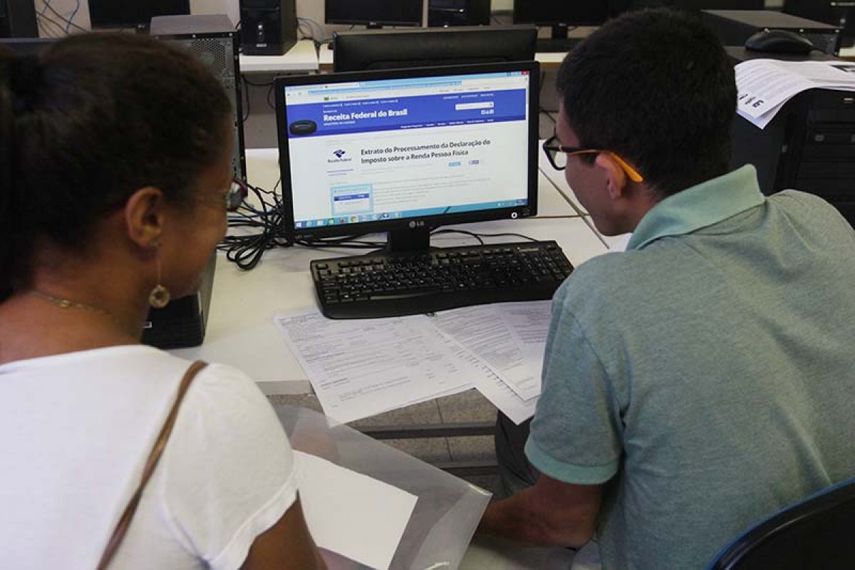 Receita abre na segunda consulta a primeiro lote de restituição do IR