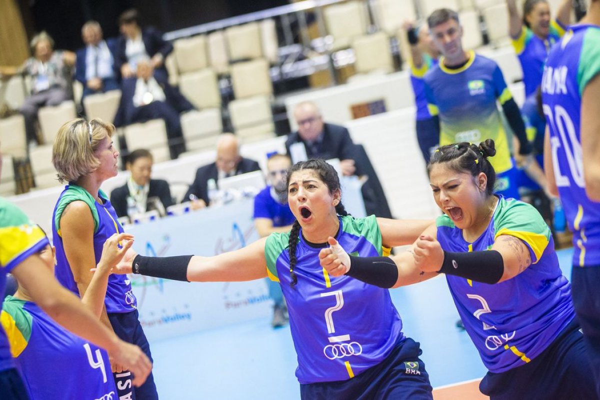 Seleção feminina brasileira conquista título mundial inédito no vôlei sentado