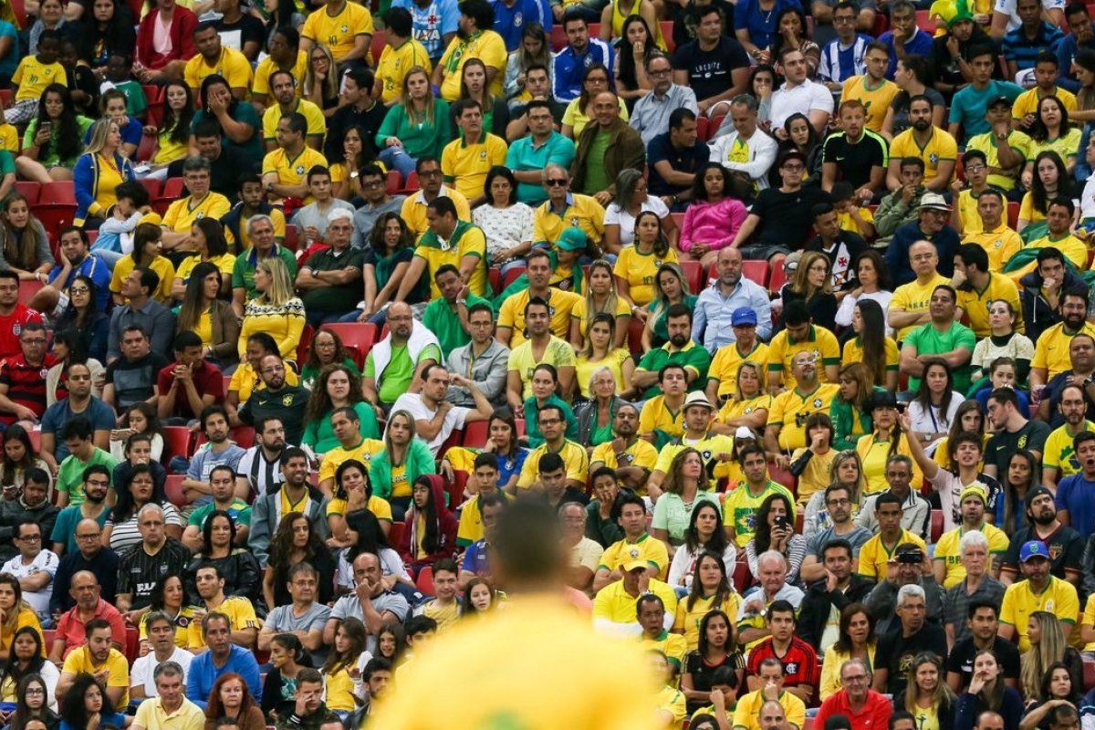 Copa do Mundo: Governo autoriza expediente mais curto em dias de jogos da seleção