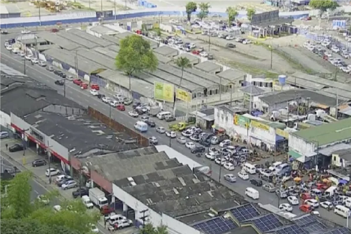 Feriadão: filas são registradas no terminal do Ferry-Boat; previsão é de 30 mil veículos na BA-099