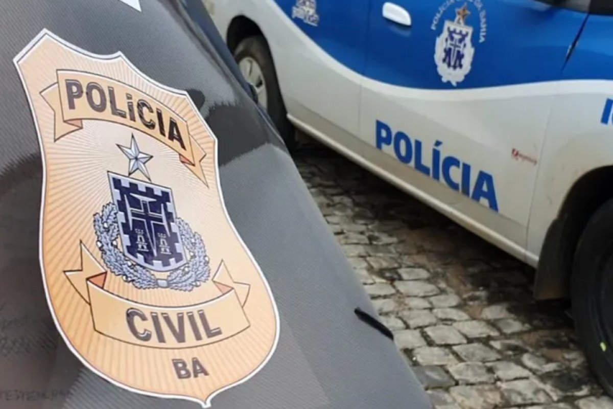 Entregador de mercadorias é morto a tiros dentro de carro na RMS