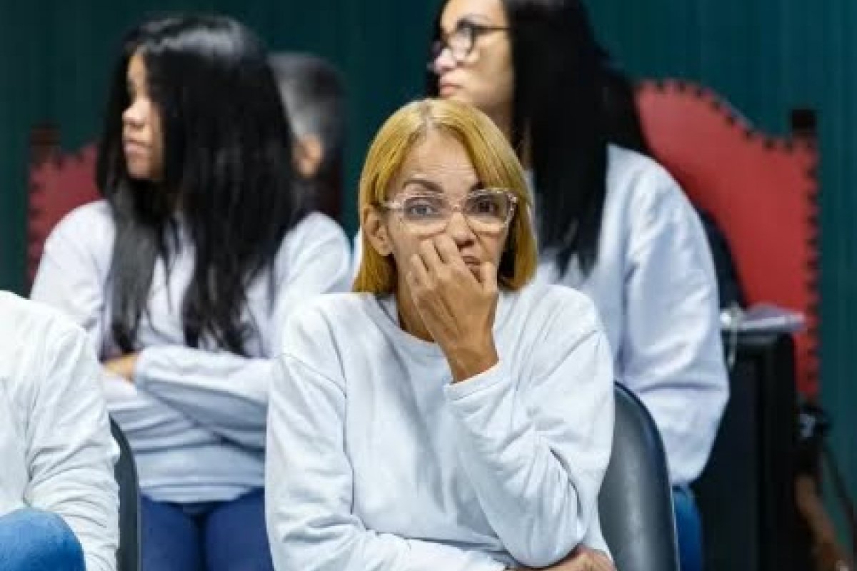 Flordelis é condenada a 50 anos de prisão pela morte do marido