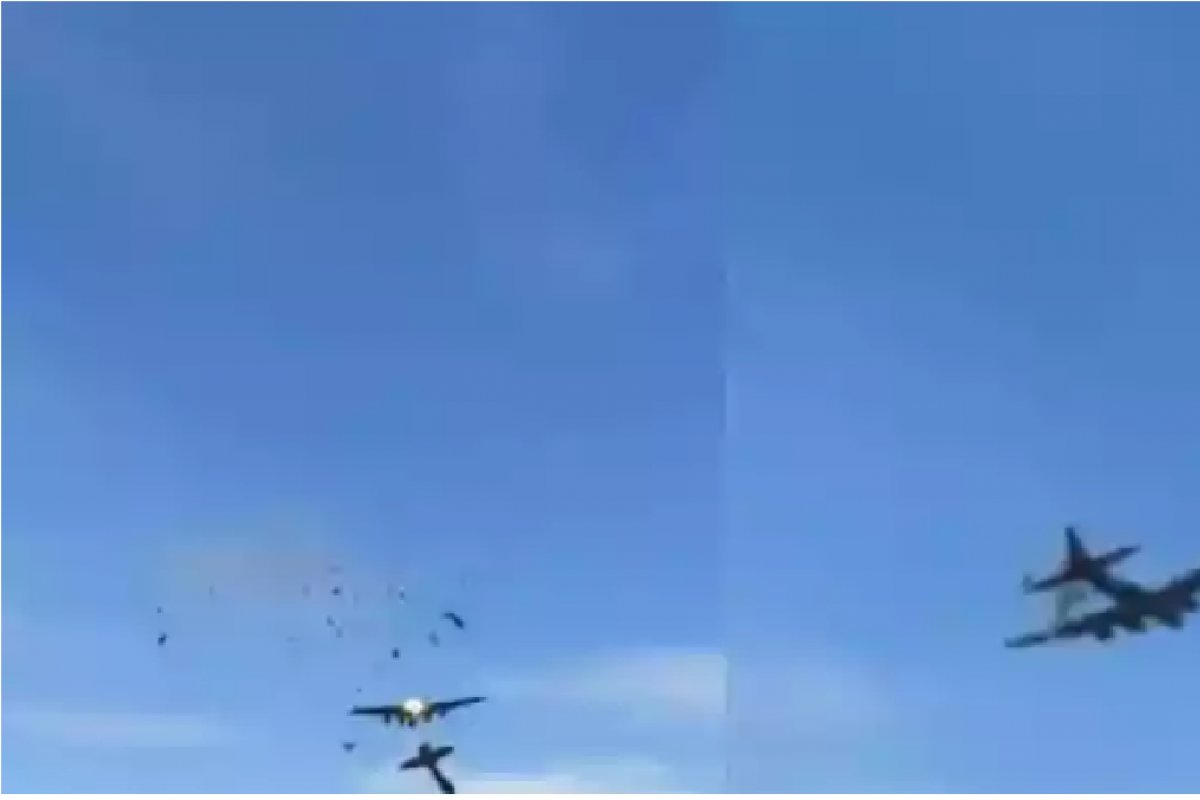 Vídeo: Aviões colidem e explodem durante show aéreo nos Estados Unidos