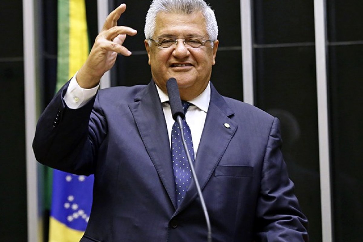 Bacelar lança pré-candidatura à prefeitura de Salvador