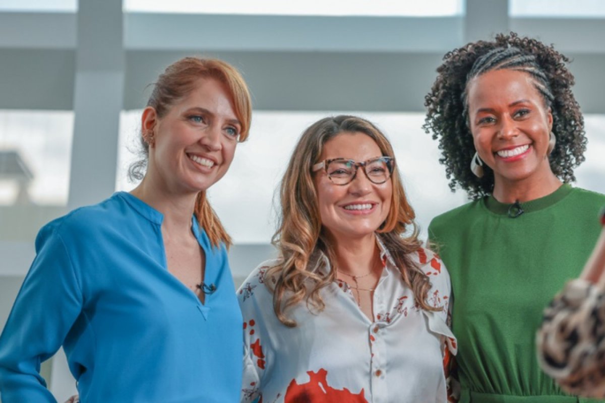 Em entrevista para o Fantástico, futura primeira-dama do Brasil, Janja usa blusa de R$ 2.580 feita em ureia reciclável!