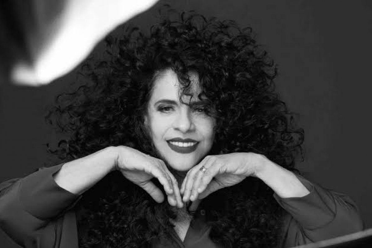 Gal Gosta ganhará estátua no calçadão da praia de Ipanema!