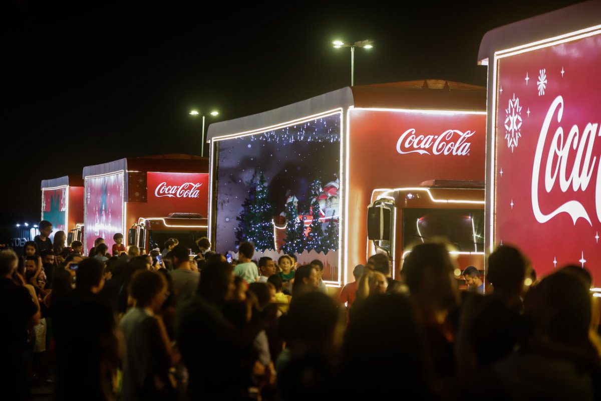 Chegam amanhã na Bahia os Caminhões iluminados da Caravana de Natal da Coca-Cola!