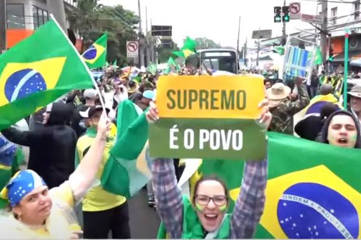 Manifestantes ocuparam ruas em pelo menos 13 capitais neste feriado