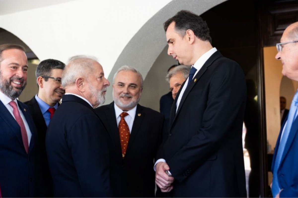 Na COP27, Pacheco sinaliza a Lula que apoia manter Bolsa Família fora do teto de gastos