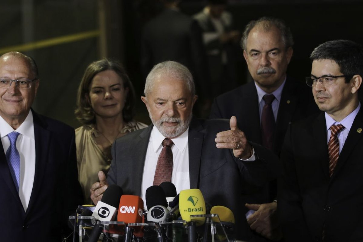 Equipe de Transição do Governo Lula tem 283 pessoas e é a maior já nomeada no Brasil