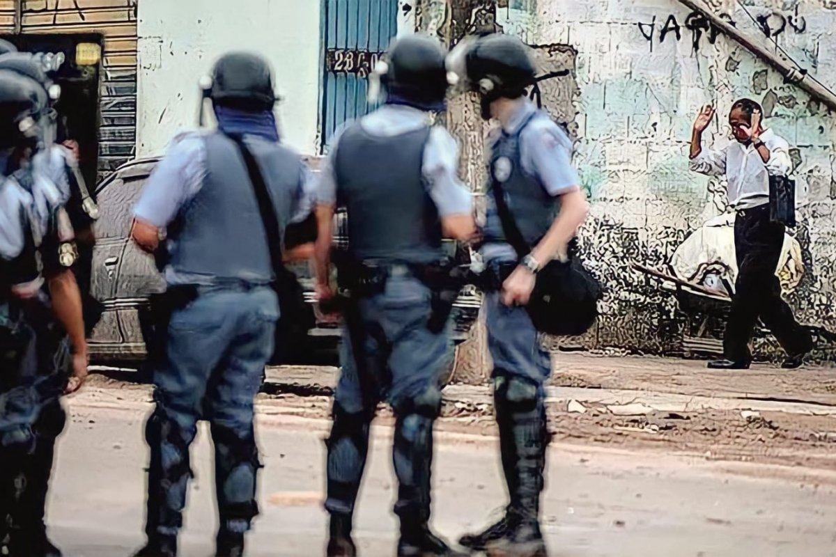 Ao menos cinco negros são mortos pela polícia todos os dias, diz levantamento