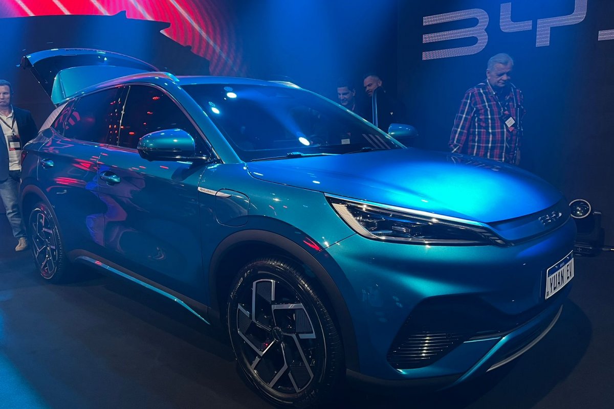 BYD lança SUV híbrido e apresenta outro modelo elétrico pelo mesmo preço