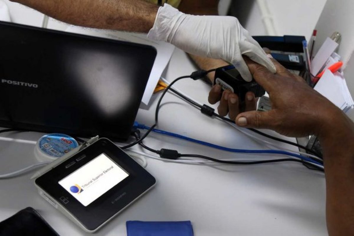 Justiça Eleitoral realiza atendimento gratuito em Simões Filho