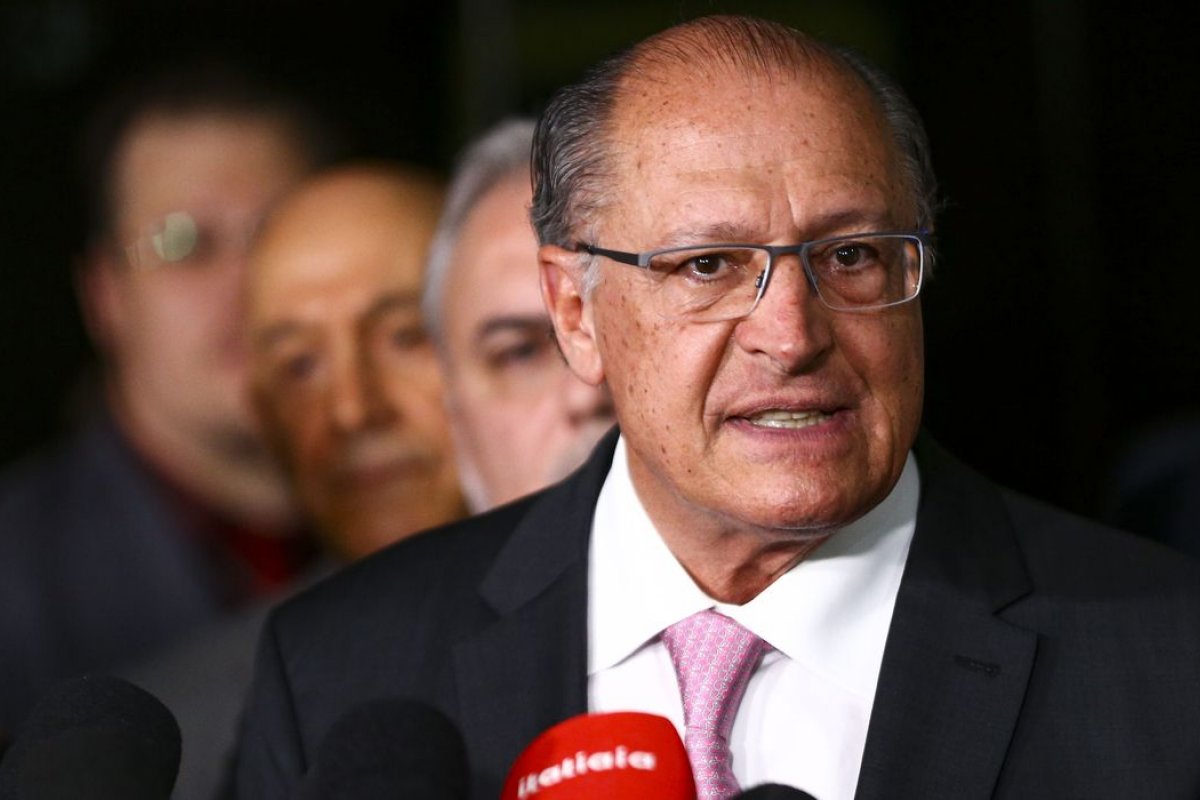 Equipe de transição de Lula emprega formalmente 14 pessoas; confira