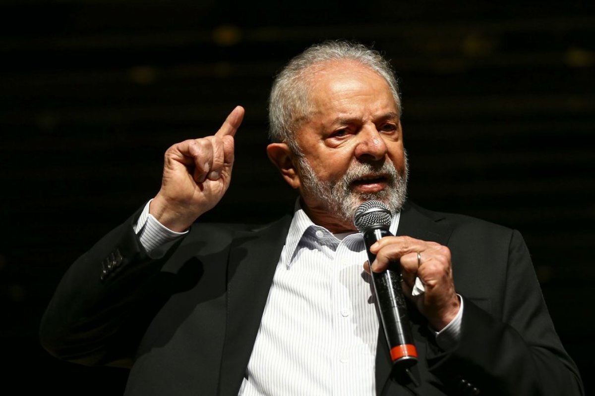 Lula terá plano para corte de despesas e prevê R$ 100 bilhões de investimentos em 2023