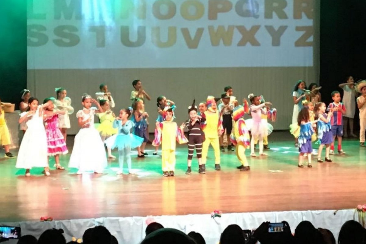 Espetáculo infantil recolhe donativos para campanha de Natal