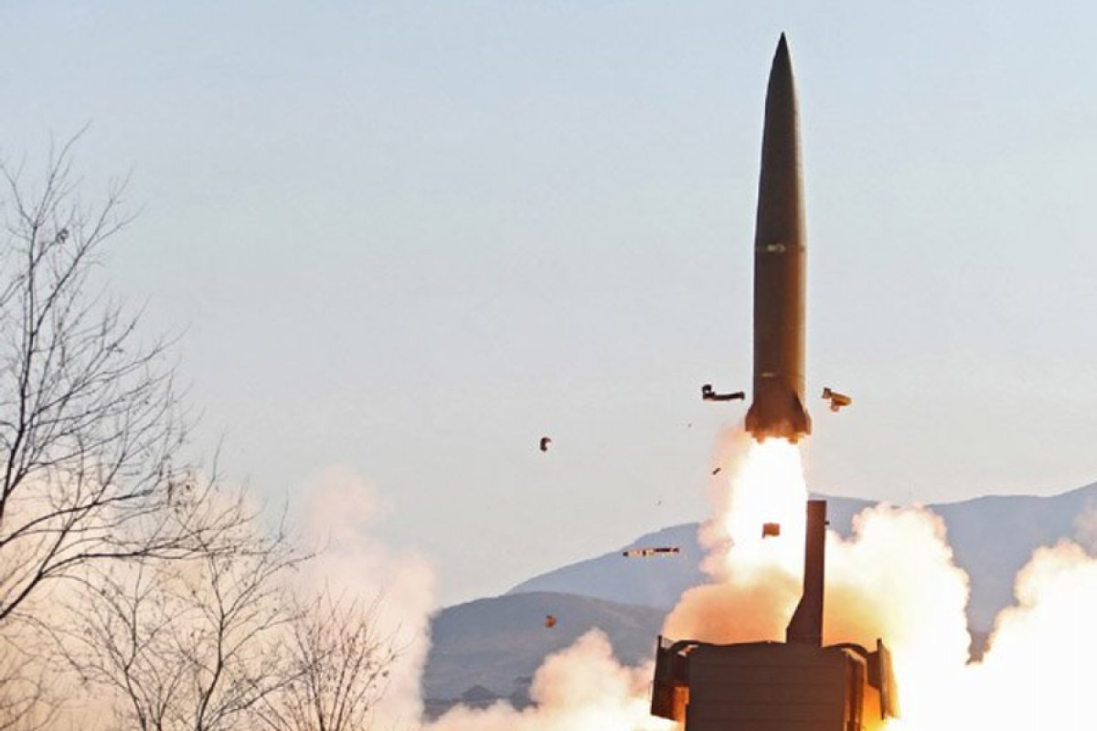 Coreia do Norte dispara míssil intercontinental e projétil cai em direção ao Mar do Japão