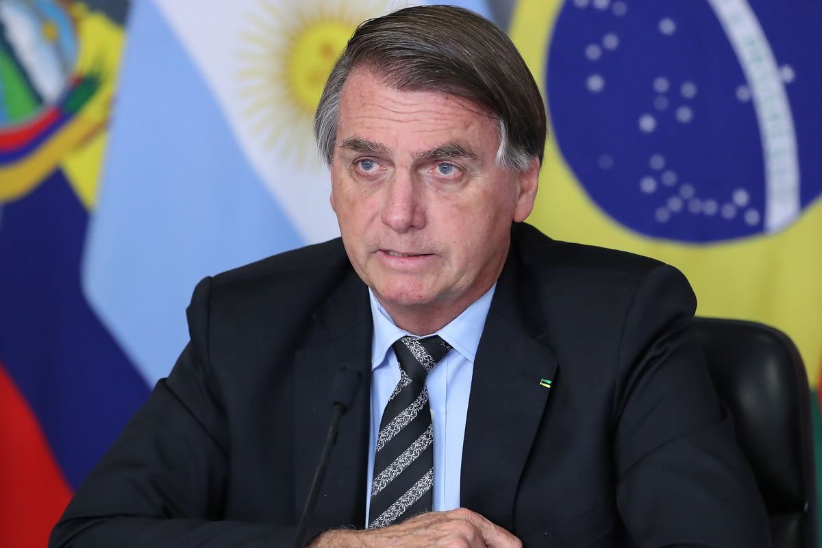 Bolsonaro é atendido no Hospital das Forças Armadas com dores abdominais