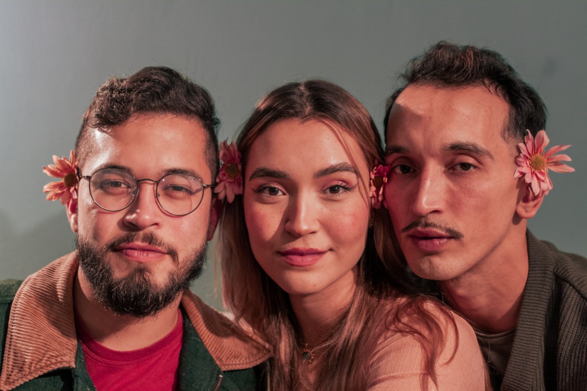 Cidrais compartilha memórias afetivas em novo single 'Anuário'