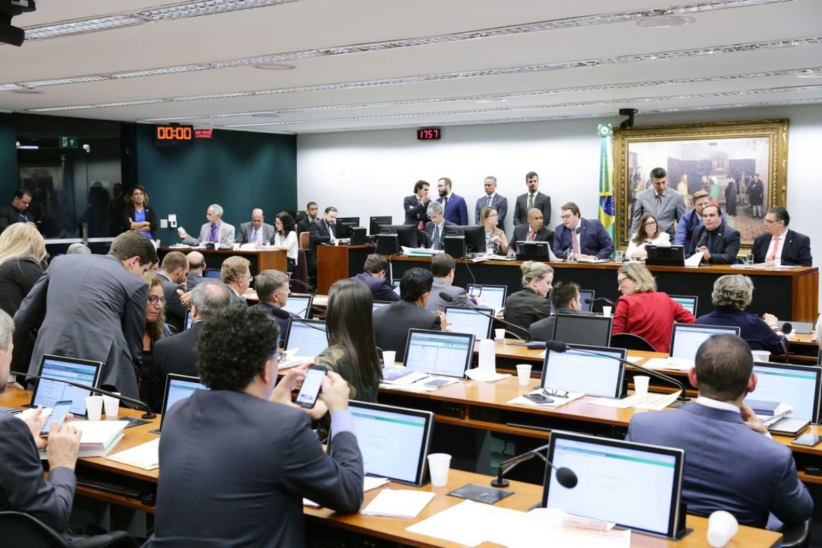 Reforma da Previdência dos militares é aprovada pela CCJ da Câmara